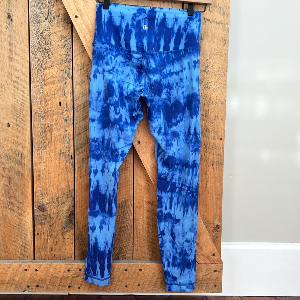 Barely worn Lululemon Align leggings. Fun blue tie-dye print! Size 4